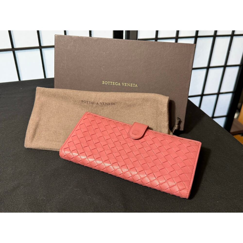 Bottega Veneta Intrecciato Continental Wallet – Pink Leather